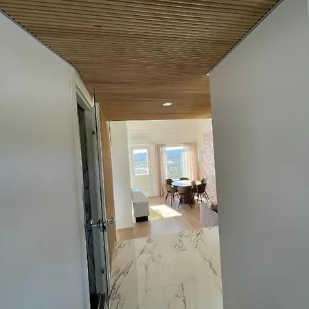 Naekoealahuoneisto Aarni & Naava Apartment *