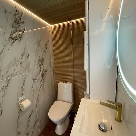 Naekoealahuoneisto Aarni & Naava *